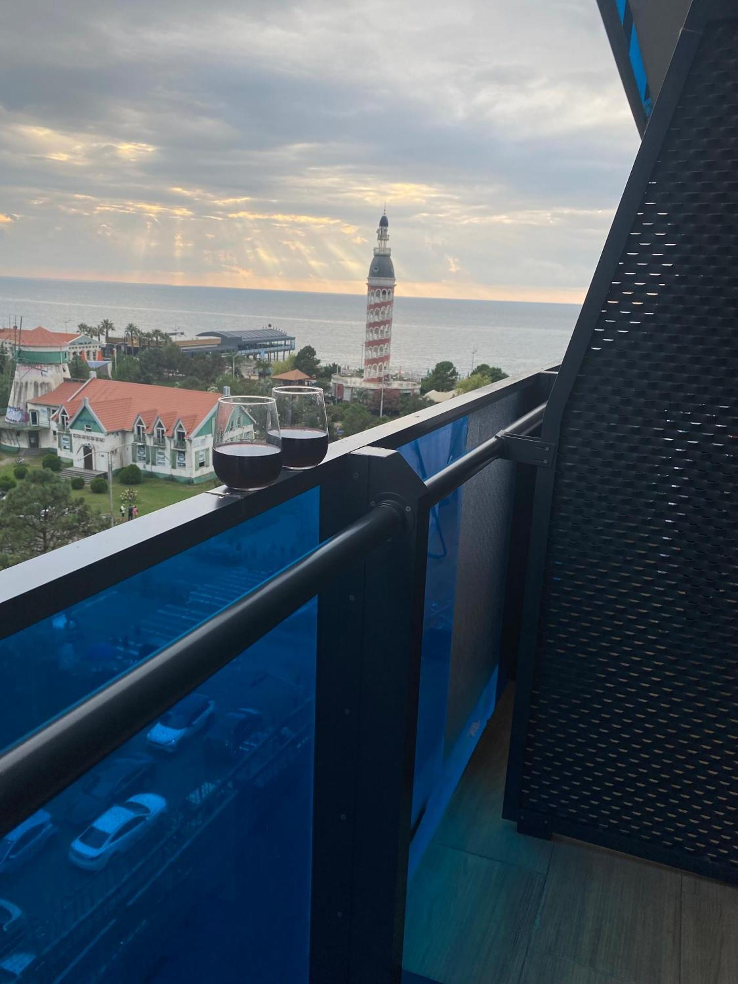 Orbi City Sea View Batoumi Extérieur photo